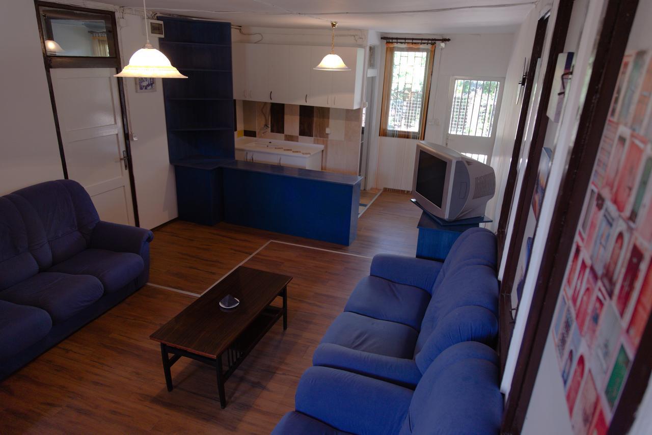 Hostel Belgrade Shungit Dragana Jeftica Br 10 Extérieur photo